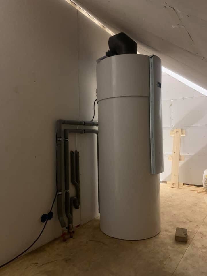 Warmtepompboiler geplaatst op zolder